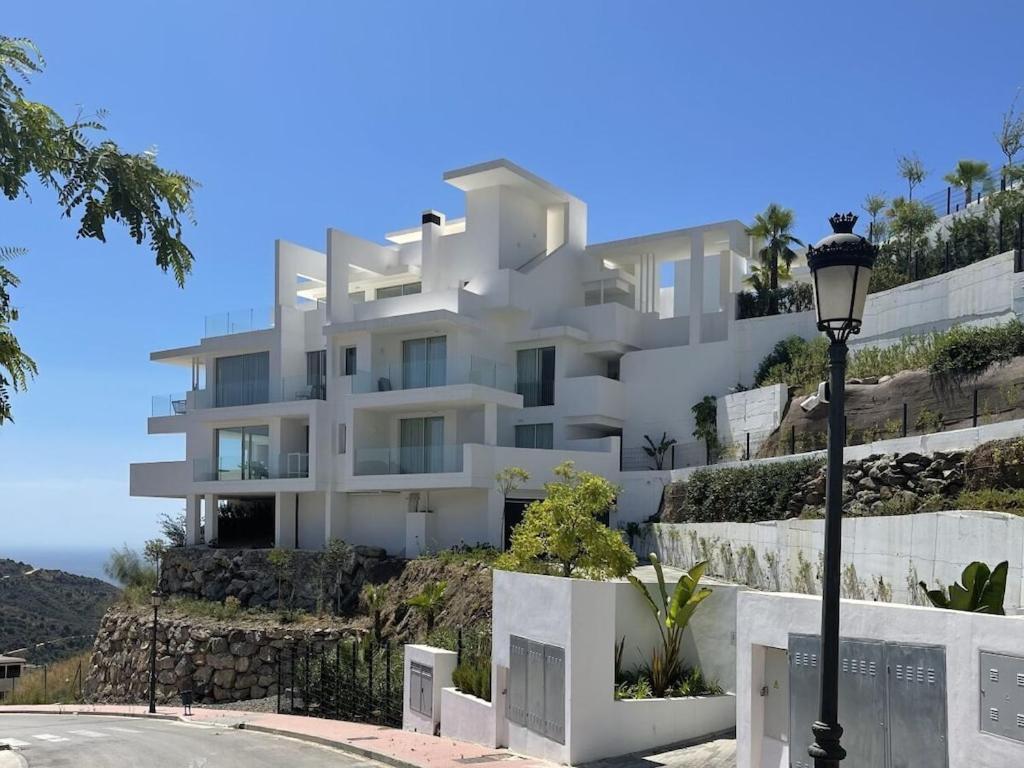 Palo Alto Luxury 2 Bedroom Apartment Ojen Exterior photo